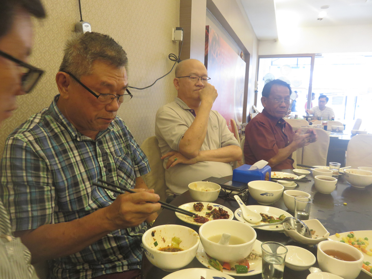 2016年7月16日 - 本会于吉隆坡旧古仔路炉顶记酒家招待印尼萧氏宗亲会会长萧肇炫先生